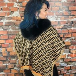 Oo La La Letter Pattern Short Cape With Fox Collar New Arrivals