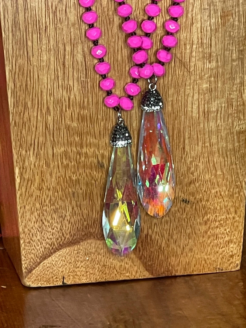 Deals β€οΈ The Sparkling Spur Jewelry AB Crystal Stone W/Fuchsia Cut Beads π₯ 4 The Sparkling Spur Jewelry AB Crystal Stone W/Fuchsia Cut Beads